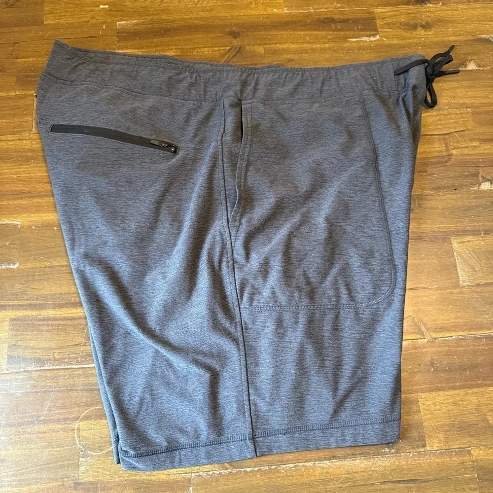 Mountain Hardware Chillaction Shorts